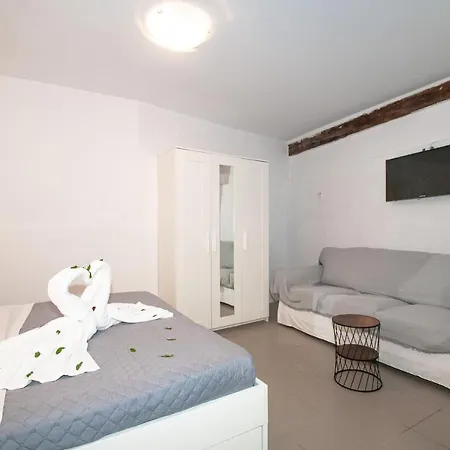 Valia - Old Town Apartament